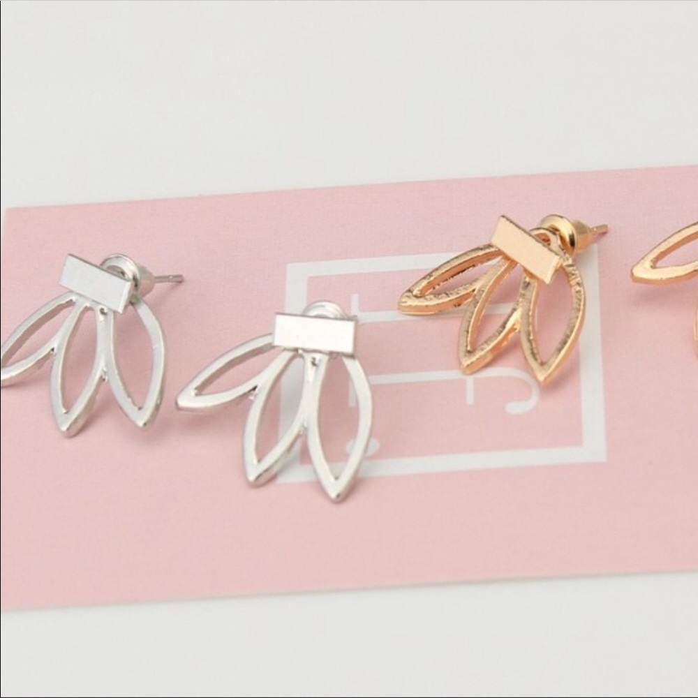 Lotus bar studded earrings